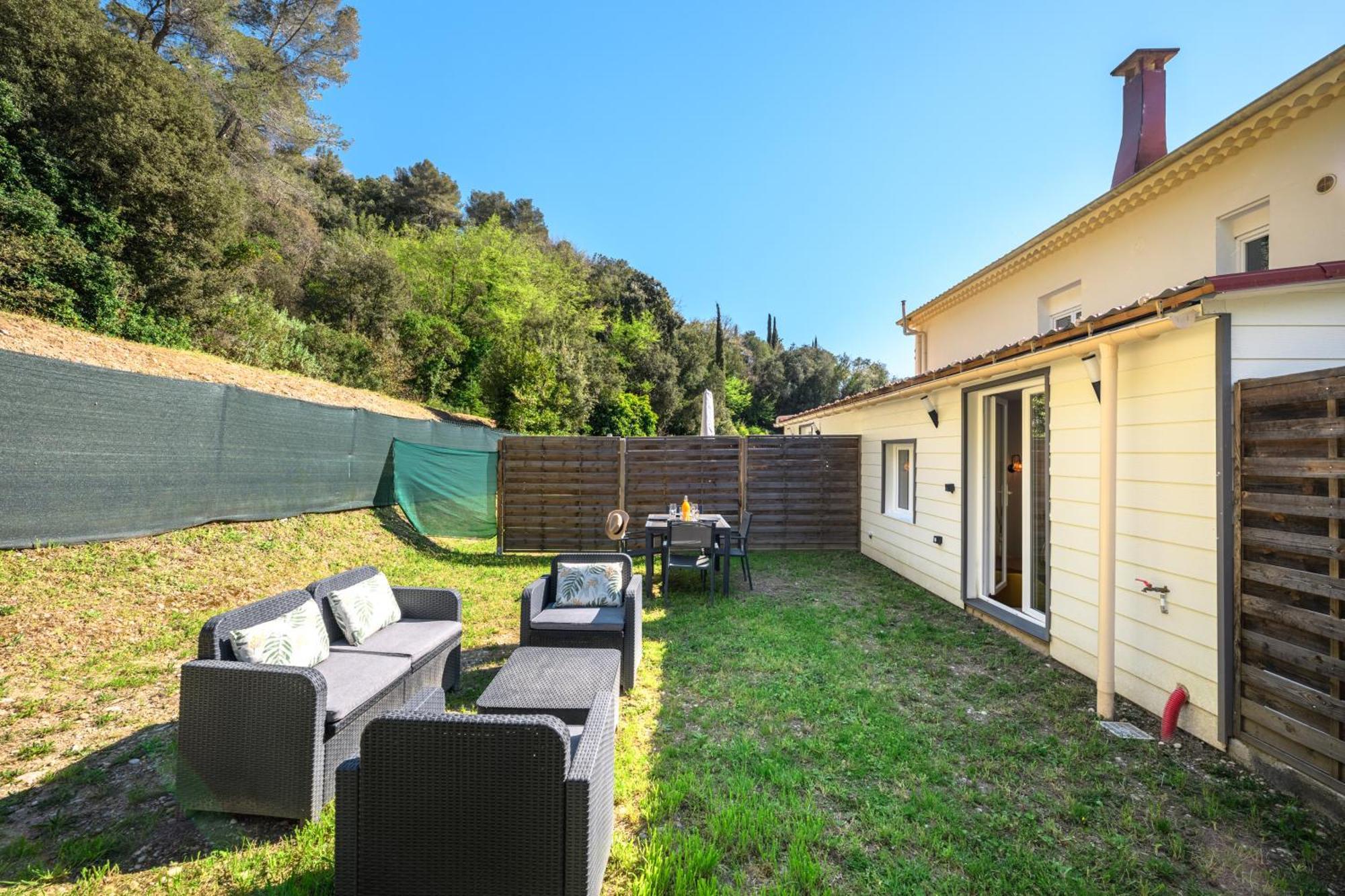 Cosy & Chill - 10 Min De La - Jardin, Netflix, Terrasse, Fibre & Parking *